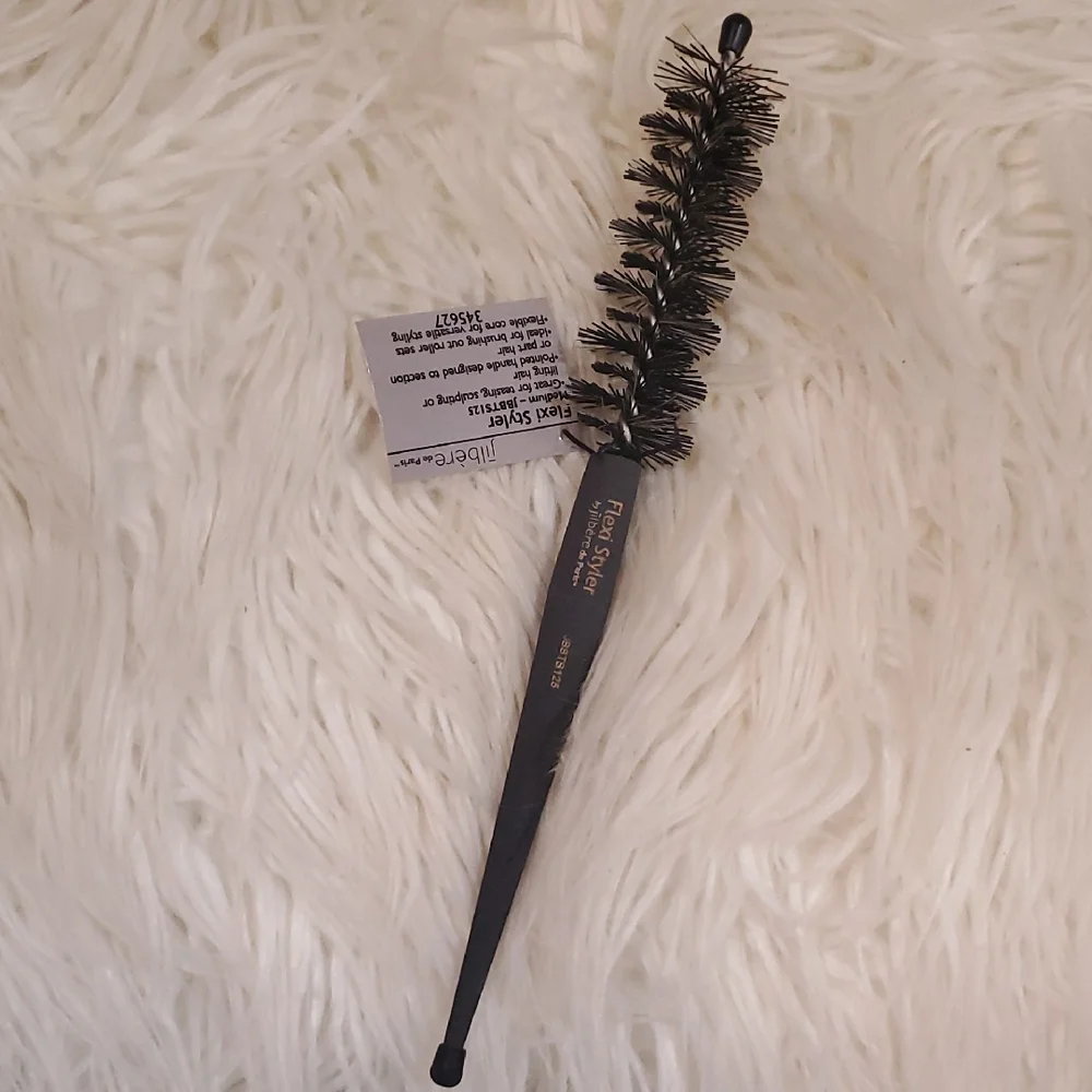 Free W/Purchase Jilbère De Paris Flexi Styler